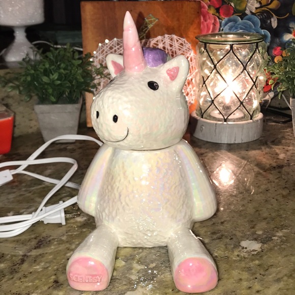 Scentsy unicorn 🦄 burner, limited edition - Picture 2 of 7